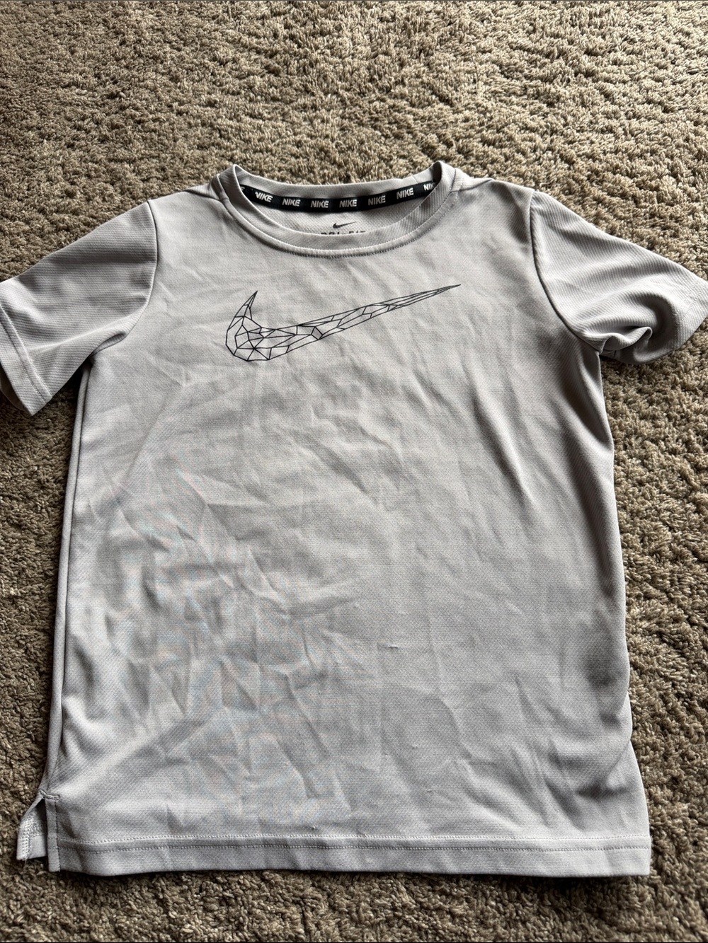 Nike Gray Short Sleeve Athletic Tee with Geometric Swoosh